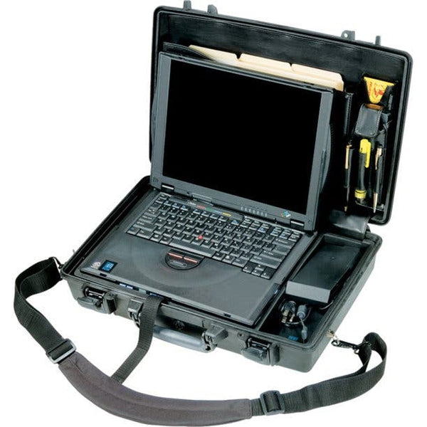 Pelican 1490 Deluxe Laptop Case With Foam (Black)