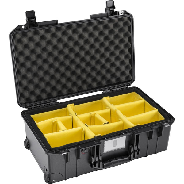 Pelican 1535 Air with Dividers (Black)