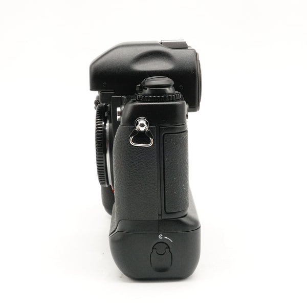 Pre-Owned Nikon F5 Camera Body With Body Cap SN: 3150593 (Second Hand)