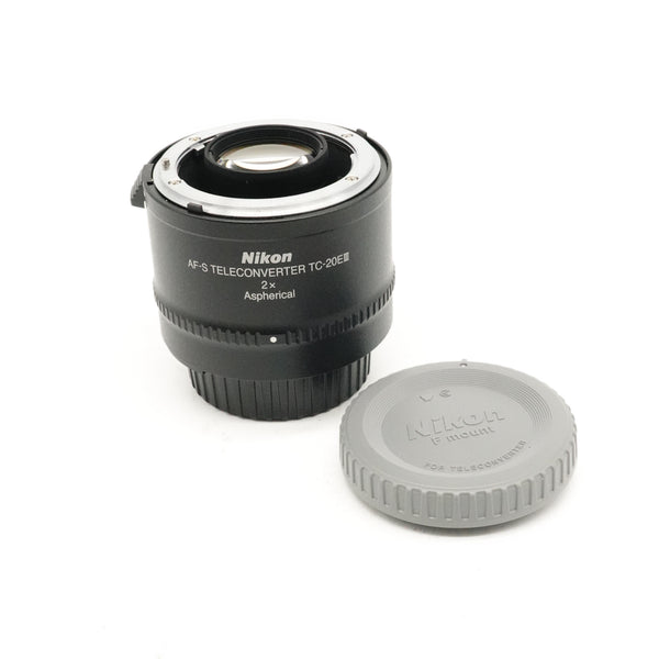 Pre-Owned Nikon AF-S 2x Teleconverter TC-20EIII With Caps, pouch SN: 308373 (Second Hand)