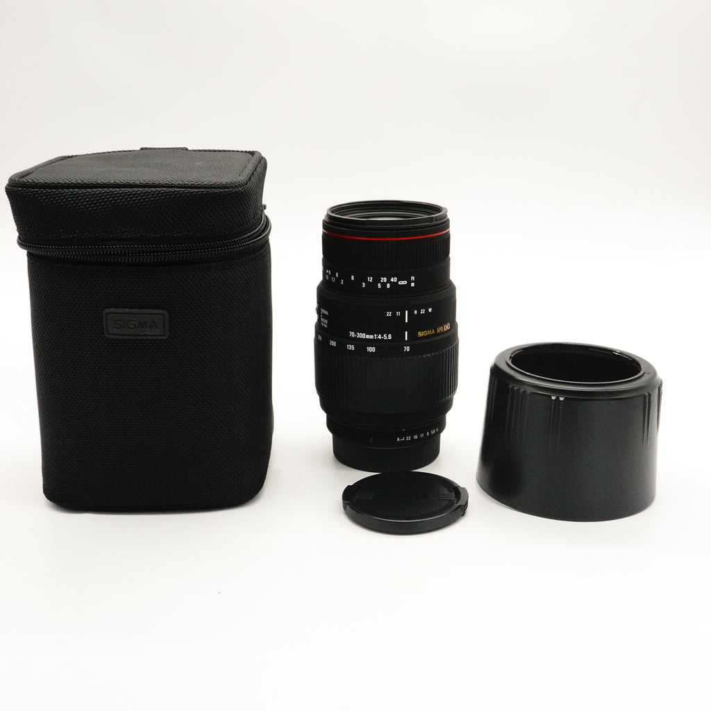 Pre-owned Sigma 70-300mm f/4-5.6 APO DG Macro w/Hood Caps & Case 4164988 (Second Hand)