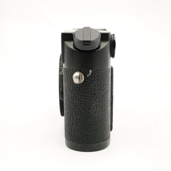 Pre-Owned Leica M4-2 Camera Body - Black, Year 1978 With Body Cap, Sync Covers SN: 1506696 (Second Hand)