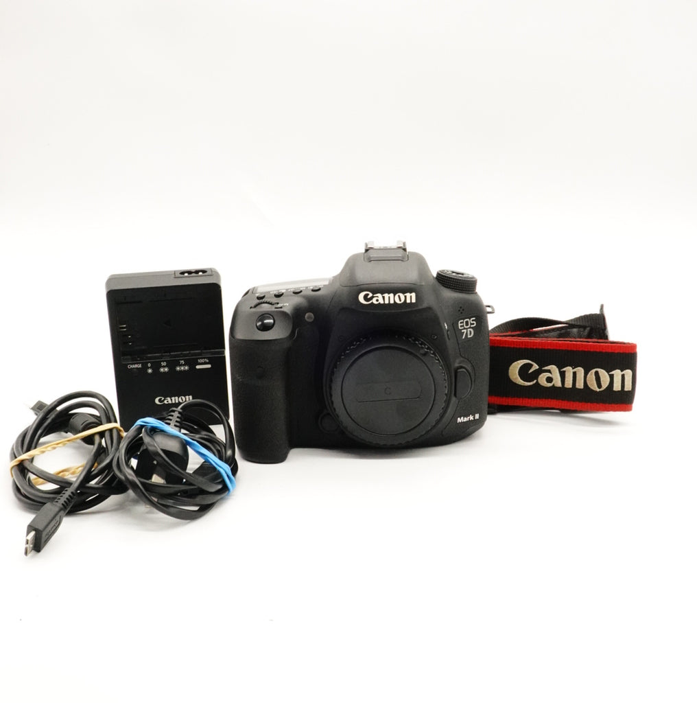 Pre-Owned Canon EOS 7D Mark I Digital SLR Camera Body SN:  555055000005