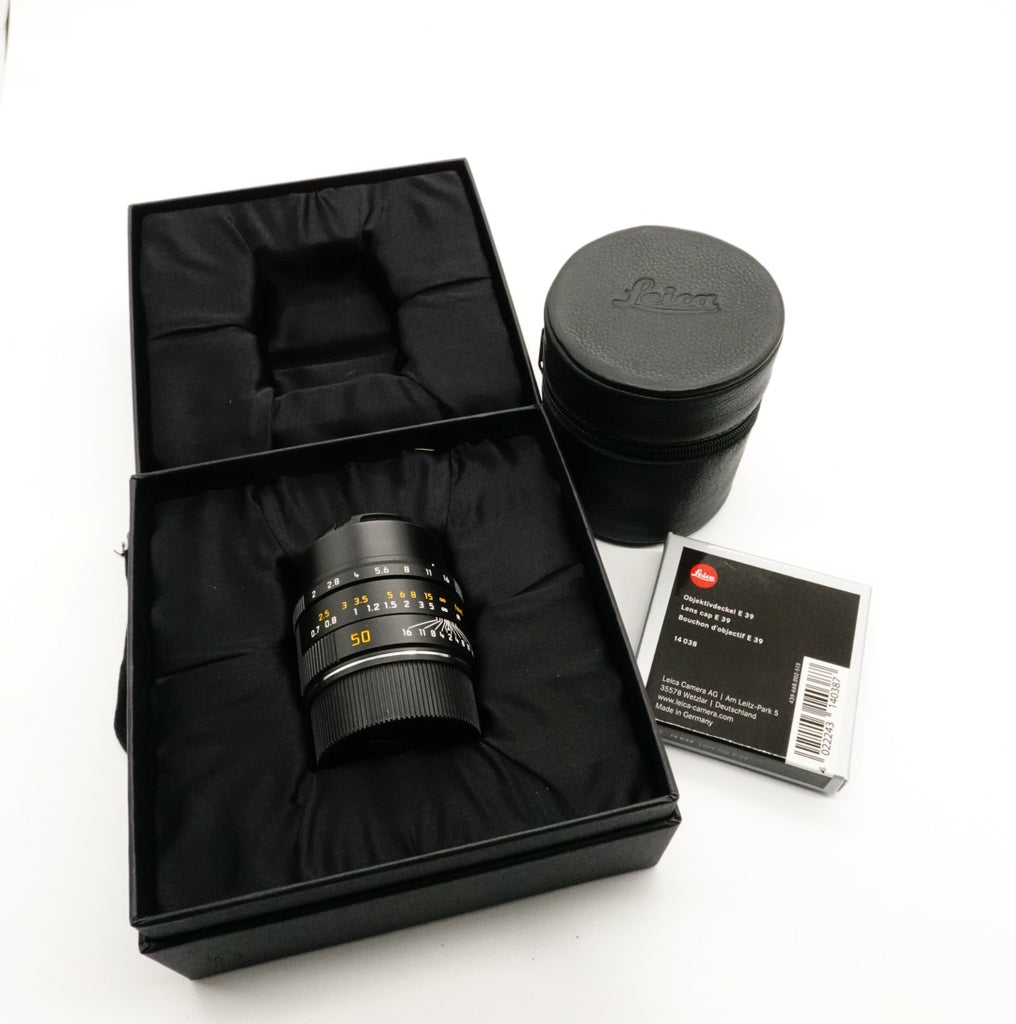 Pre-Owned Leica M Summicron-M 50mm f/2 APO Lens Mint in Box (No Push On Cap) 11141 SN:4752354 (Second Hand)