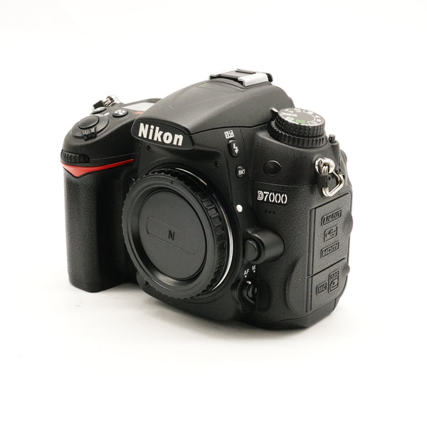 Pre-Owned Nikon D7000 DSLR With Strap & Battery Charger SN: 8133112 (Second Hand)