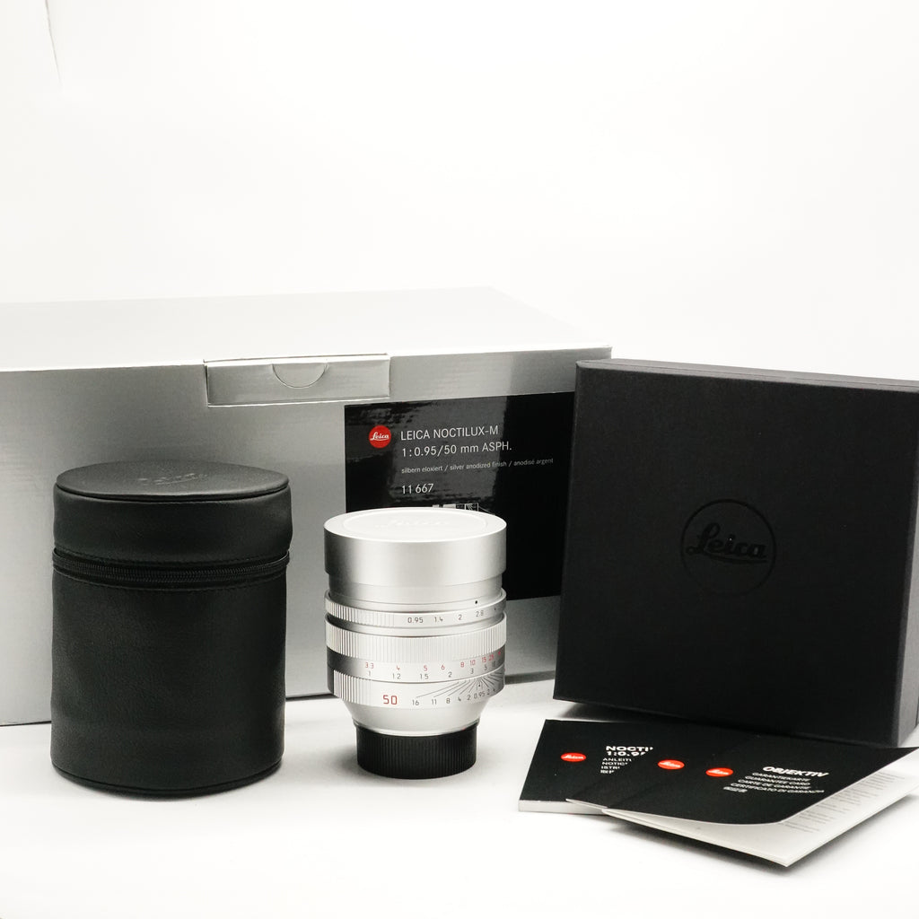 Pre-Owned Leica Noctilux-M 50mm f/0.95 ASPH Lens Silver, Mint, Boxed As New SN: 4660370 (Second Hand)