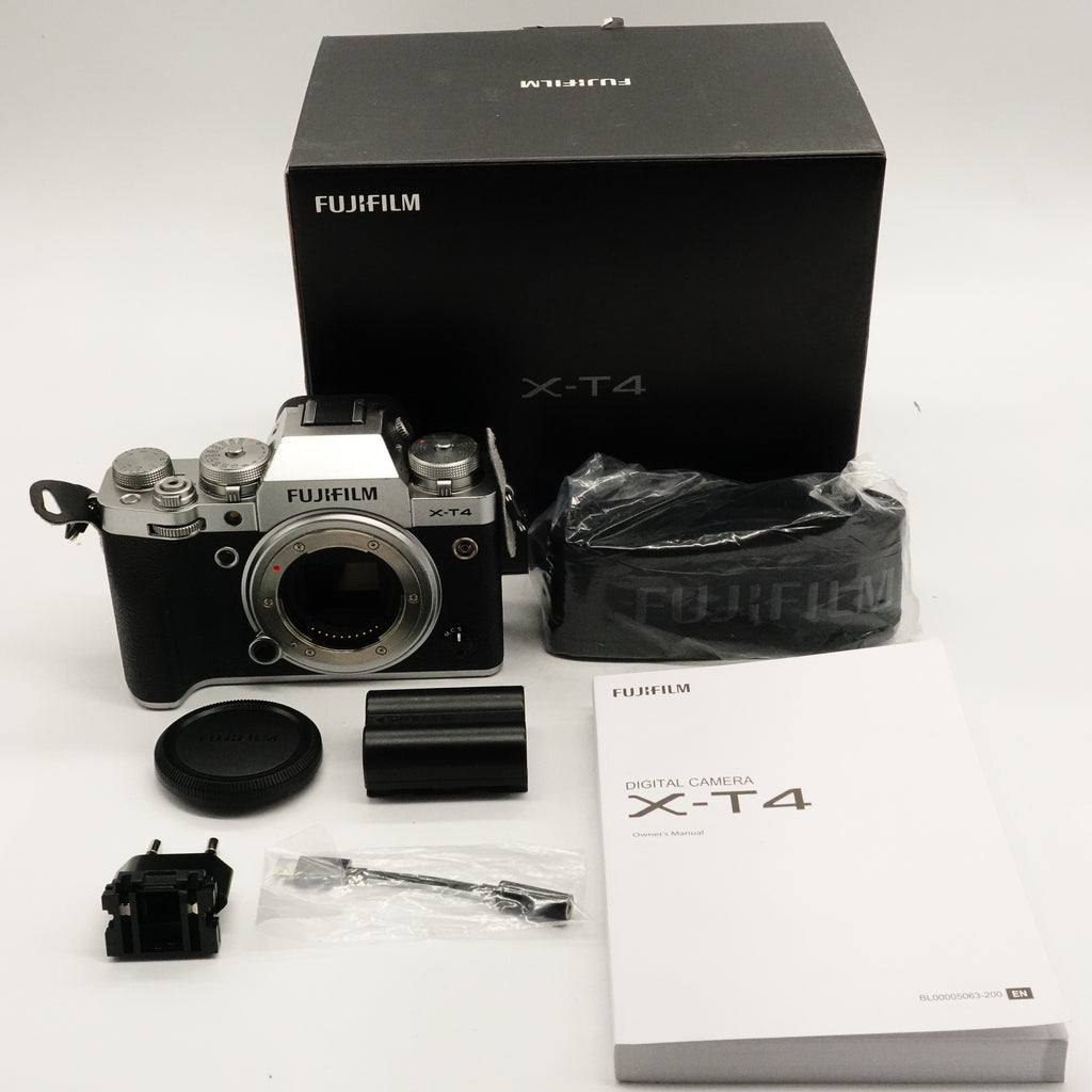 Pre-Owned Fujifilm X-T4  BODY BODY SILVER, In Box SN: 0BQ10026 (Second Hand)