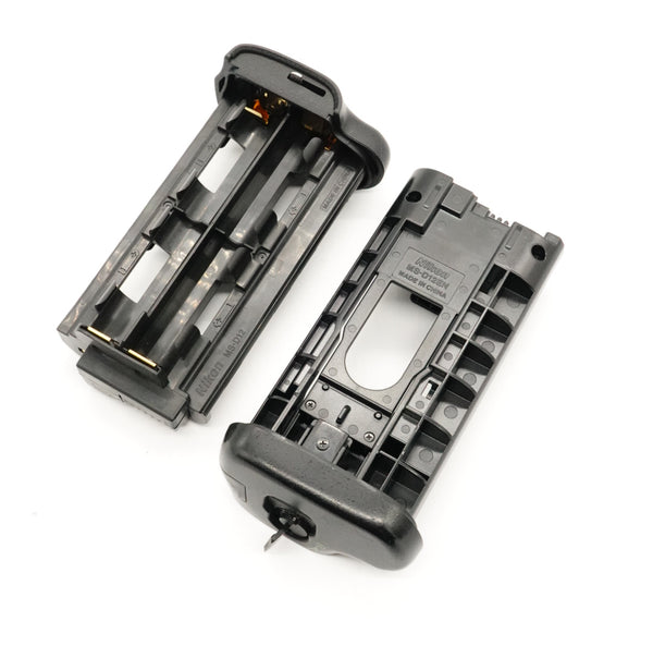 Pre-Owned Nikon MB-D17 Battery Grip SN: 3002670 (Second Hand)