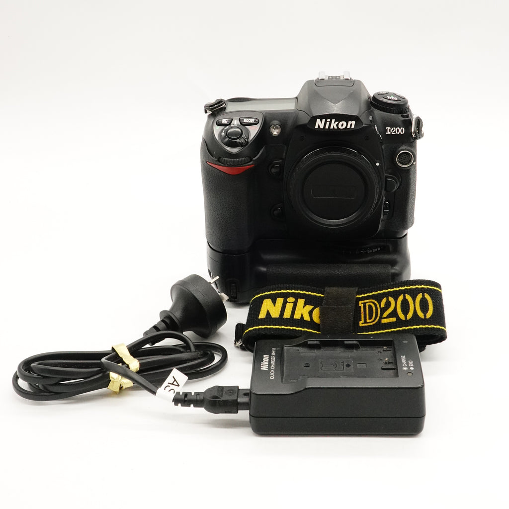 Pre-Owned Nikon D200 DSLR Body With MB-D200 Grip, Strap, Battery & Charger SN: 6015622 (Second Hand)