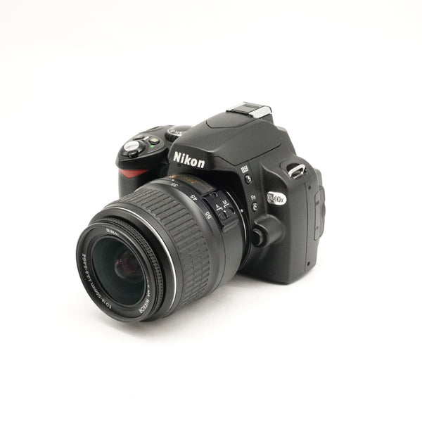 Pre-Owned Nikon D40X + 18-55mm f/3.5-5.6 G VR Lens with Body With Strap, Charger, Battery, Manual SN: 8011269 (Second Hand)