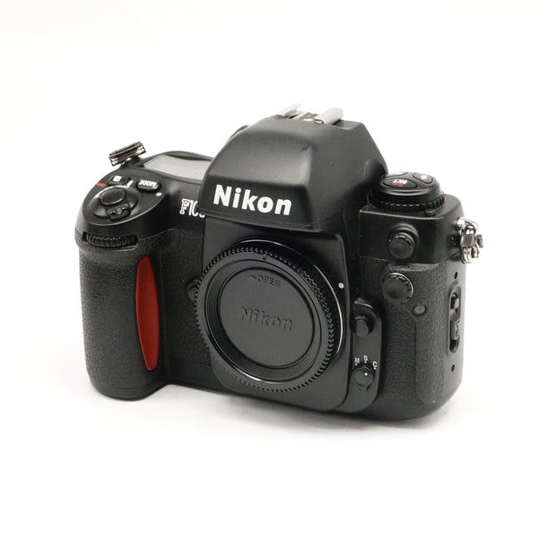 Pre-Owned Nikon F100 With Manual & Straps SN: 2025617 (Second Hand)
