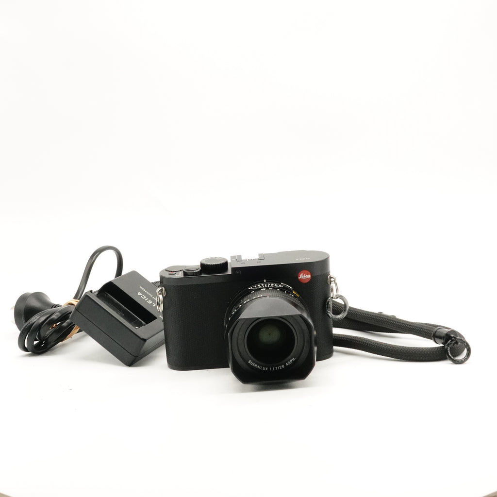 Pre-Owned Leica Q (Typ 116) Mirrorless Camera With Hood Rope Strap, charger & Battery SN: 5187558 (Second Hand)