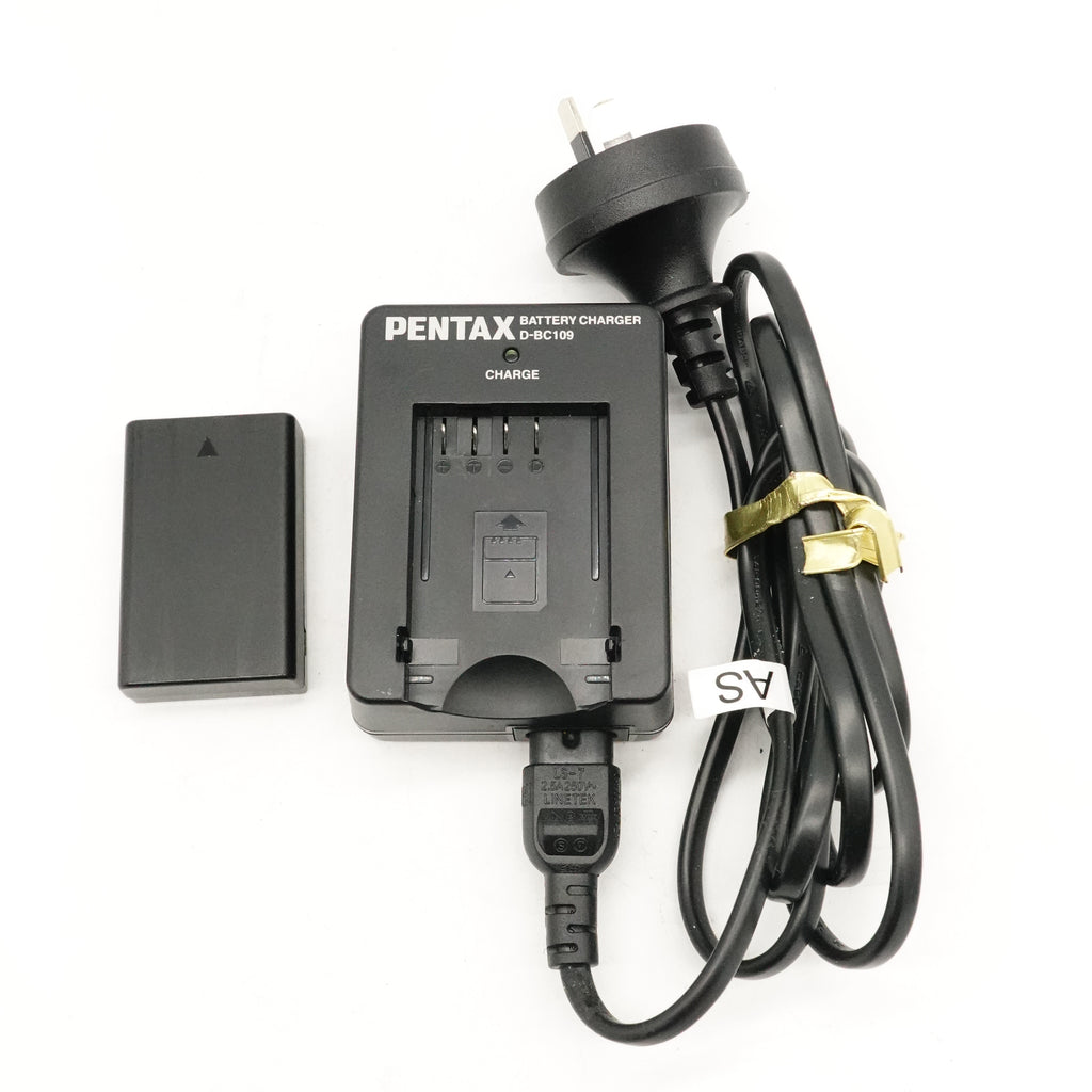 Pre-Owned Pentax (for Pentax K30)K-BC109 Battery Charger Kit w/Battery Second Hand