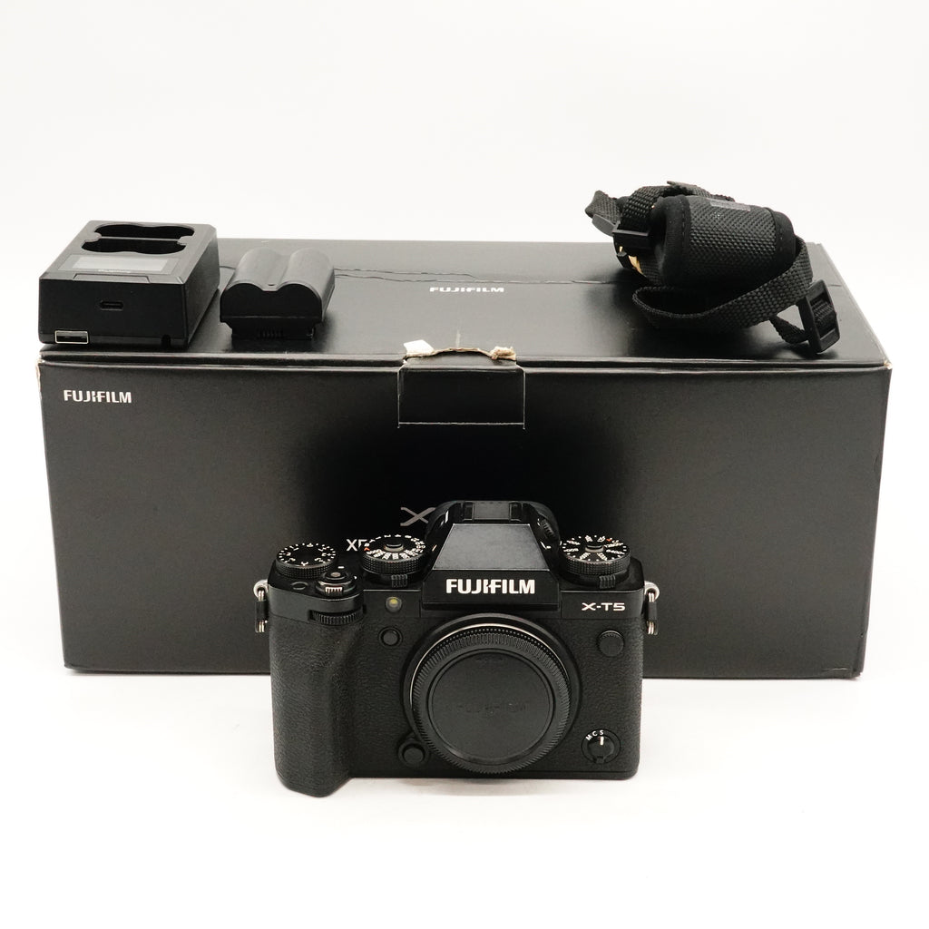 Pre-Owned Fujifilm X-T5 with  Body Cap, Charger Battery, Strap, Box SN: FF220001 (Second Hand)