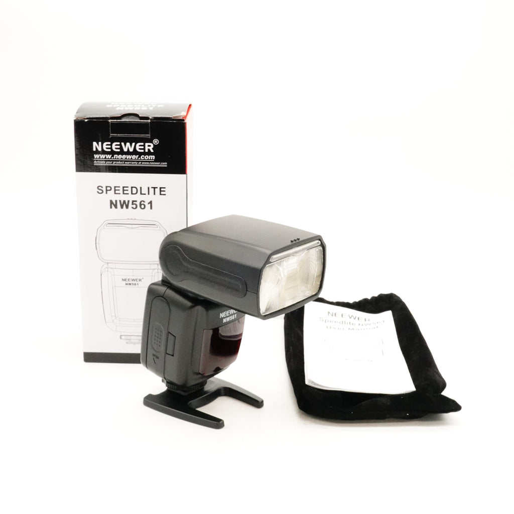 Pre-Owned Newer NW561 Universal Manual Speedlite With Pouch, Stand & Box (Second Hand)