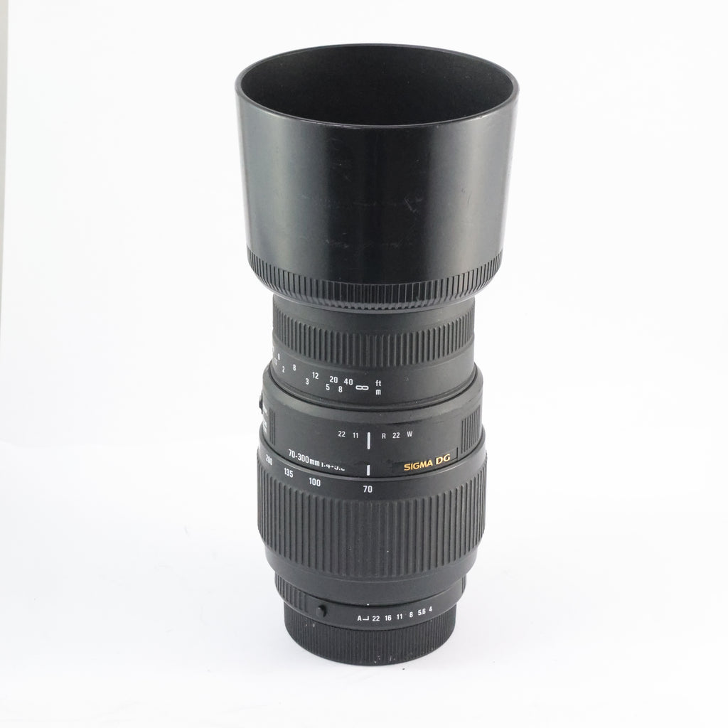 Pre-Owned Sigma 70-300mm f/4.0-5.6 APO DG Macro Lens K mount with caps,hood SN:13896817