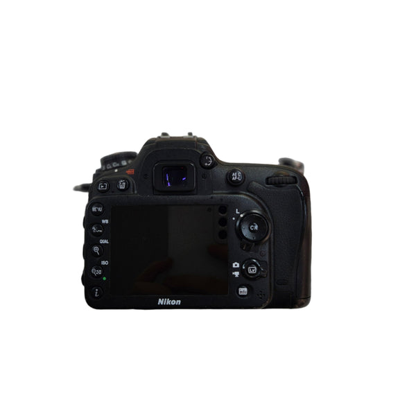 Pre-Owned Nikon D7200 DSLR DSLR Camera w/Charger Battery & Strap [SC 19.4k] 7139124