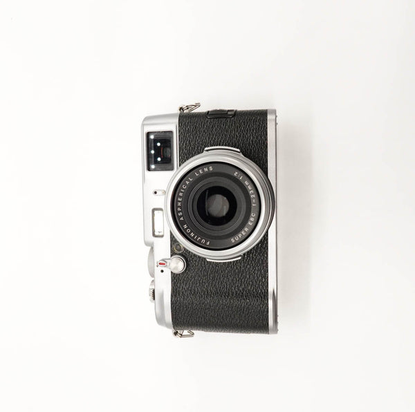 Pre-Owned Fujifilm X100 Camera Silver SN: 12M01681 [SC:2829] (Second-Hand)