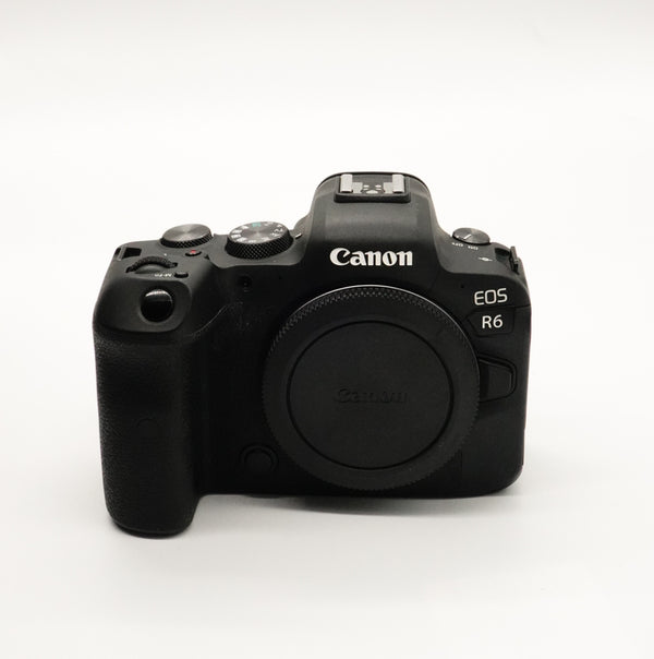 Pre-Owned Canon EOS R6 w/Box Charger Strap 045021000149