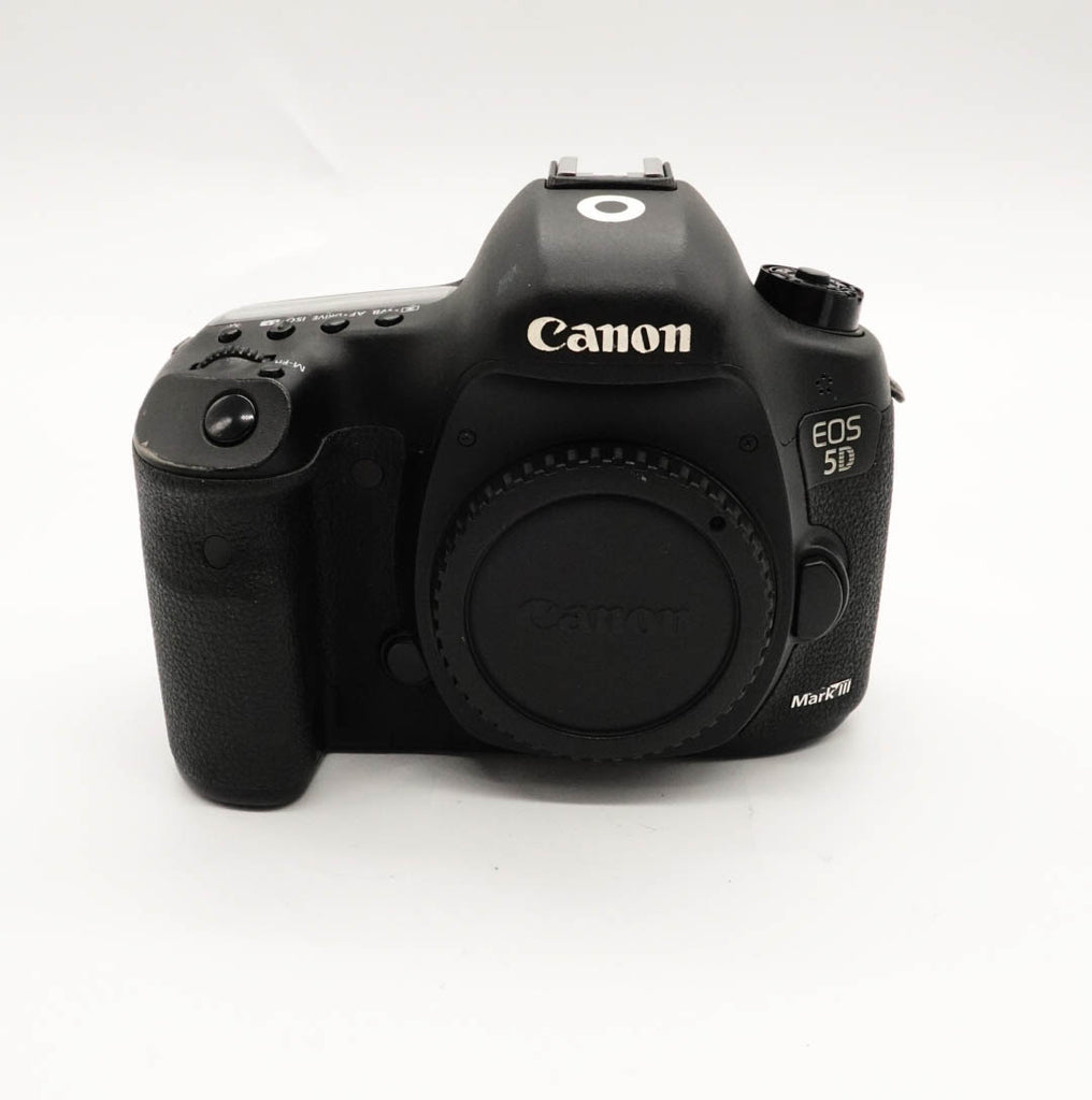 Pre Owned Canon 5D MKiii W/ Strap, Charger & Battery SN: 115025000376