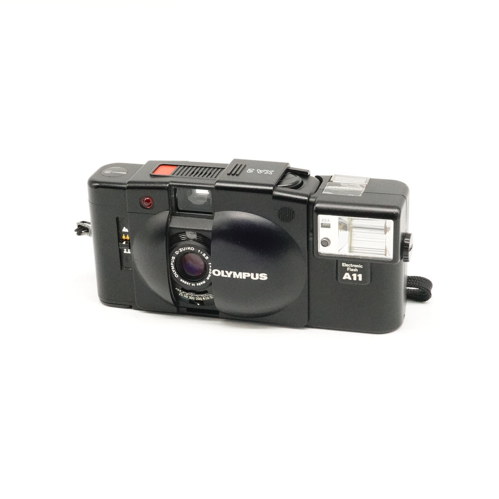 Pre-Owned Olympus XA2 Compact Camera + Olympus A11 Flash [Flash N/F] (Second Hand)
