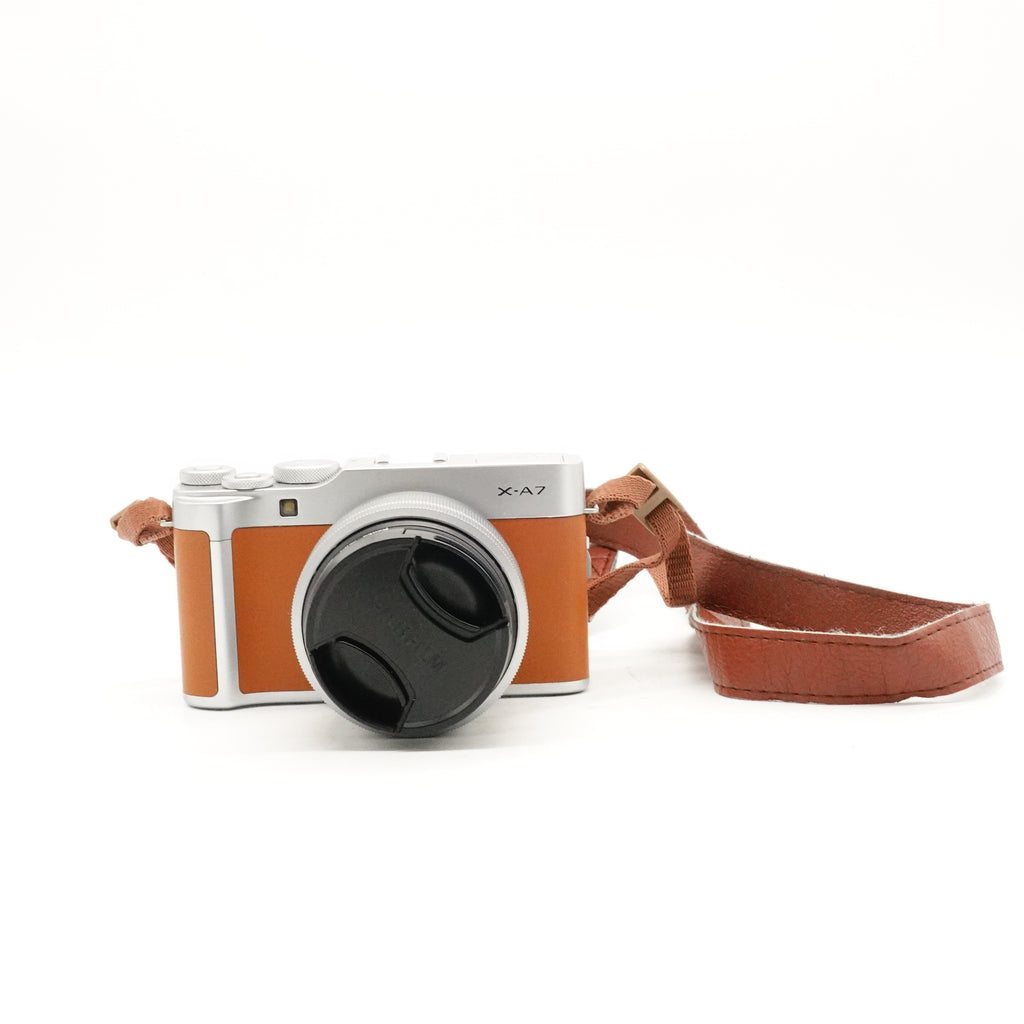 Pre-Owned Fujifilm X-A7 Camera Body with 15-45mm Lens, Body Cap, Strap, Battery SN: 9WL02140 (Second Hand)