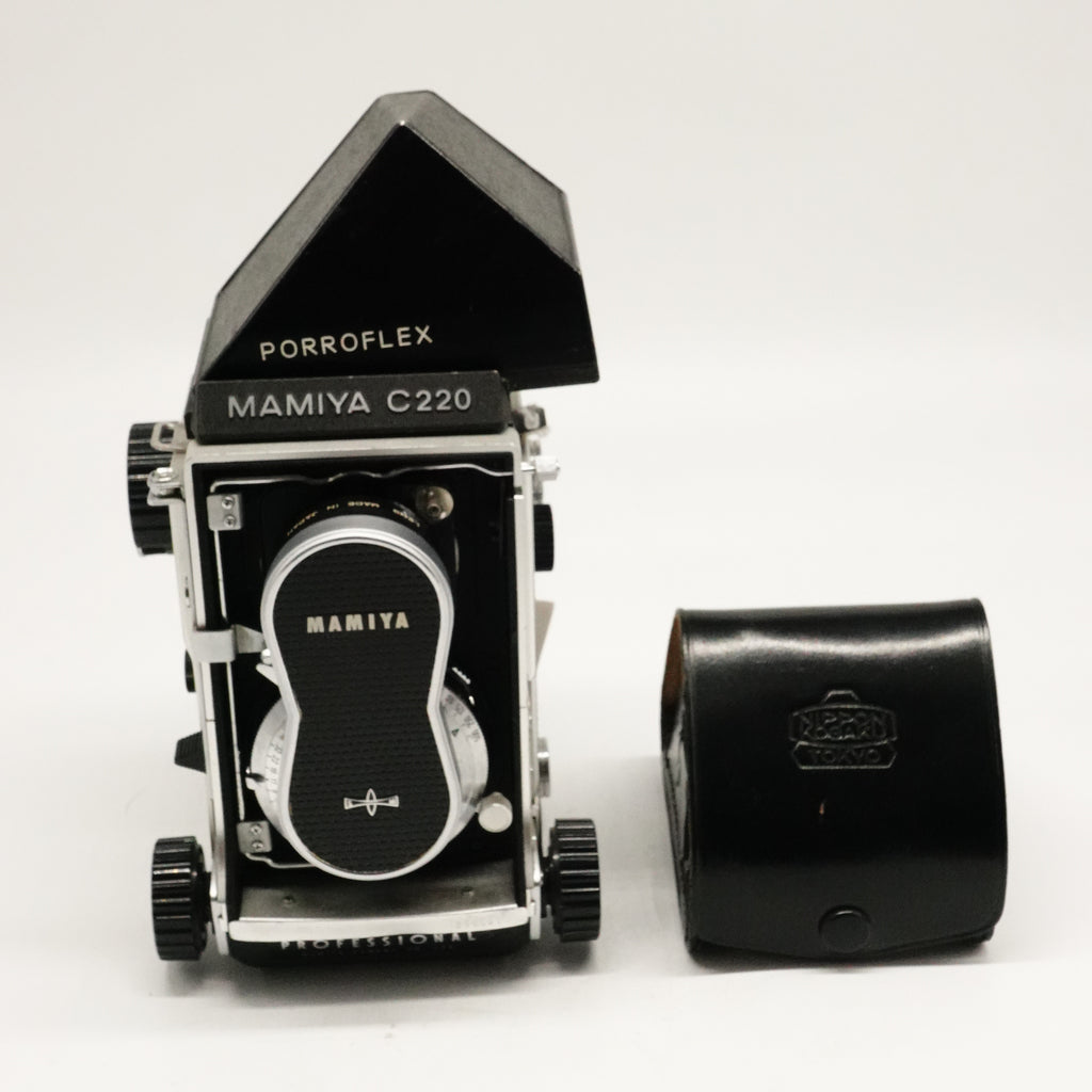 Pre-Owned Mamiya C220 Film Camera Body with Mamiya Sekor 80mm F/2.8 with Caps, Prism, Prism Case SN: B50041