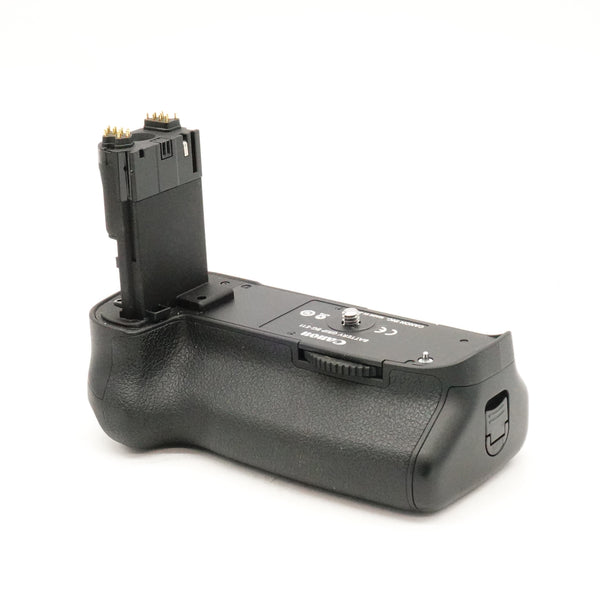 Pre-Owned Canon BG-E11 Battery Grip with Box and AA Caddy SN: 0801010477 (Second Hand)