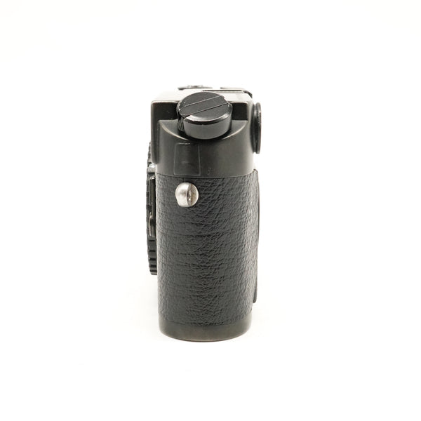Pre-Owned Leica M6 Classic Black Camera Made in 1986 - Camera has had full CLA in April 2026 SN: 1688044 (Second Hand)