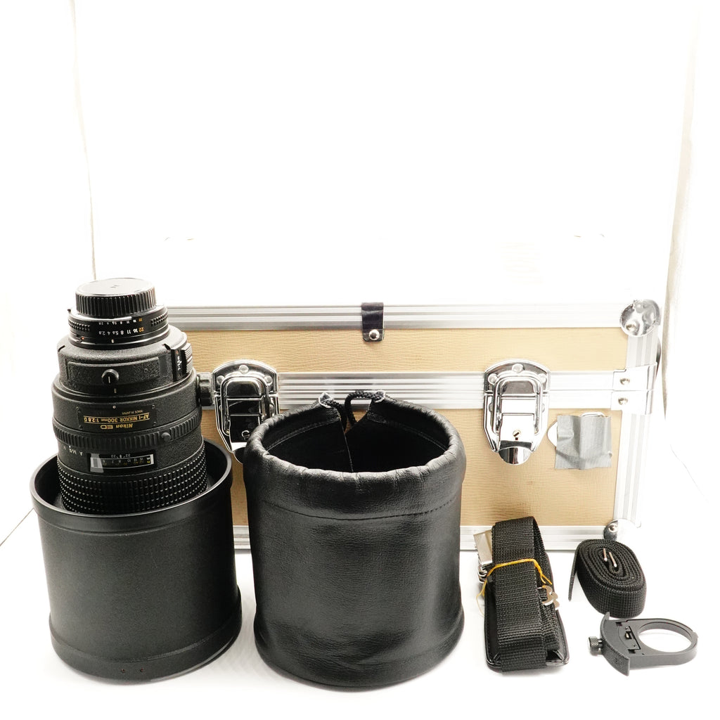 Pre-Owned Nikon AF-I NIKKOR 300mm f/2.8 D ED-IF with Hard Case, Cover, Hood, Cap, SN: 202830 (Second Hand)