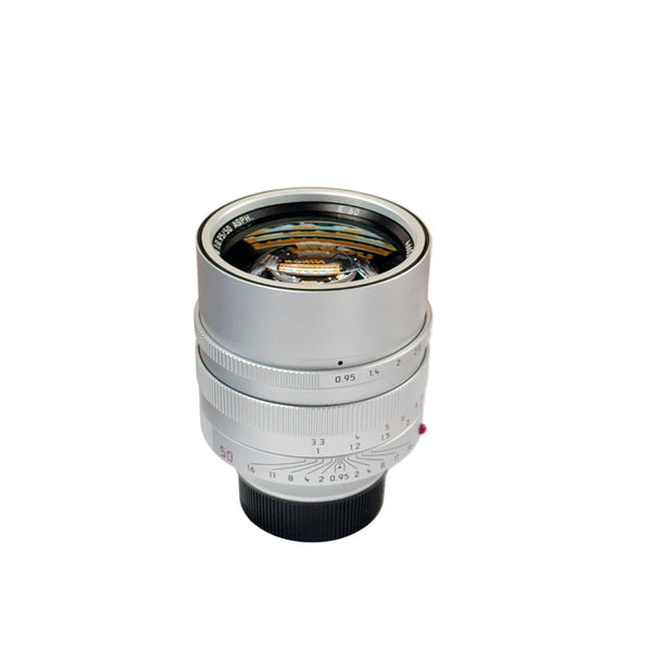 Pre-Owned Leica Noctilux-M 50mm f/0.95 ASPH Lens Silver Mint in Box w/Caps
