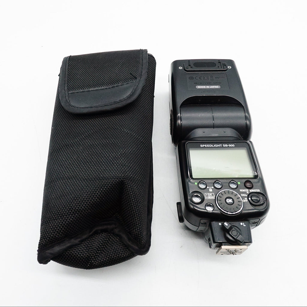 Pre Owned Nikon SB 900 Speedlite W/ Case SN: 2630587