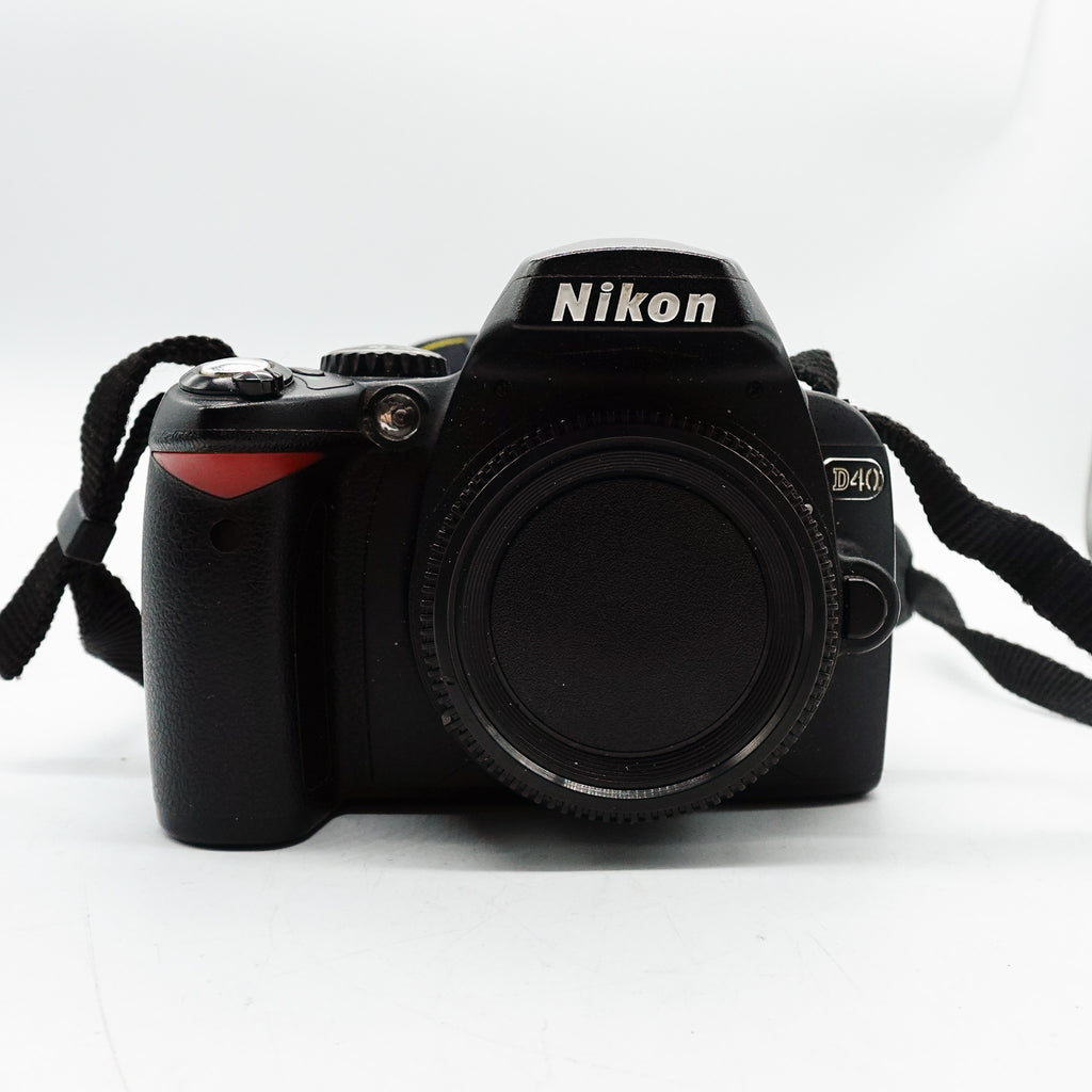 Pre Owned Nikon D40 Body W/ Batt, Charg, Strap SN: 8020789
