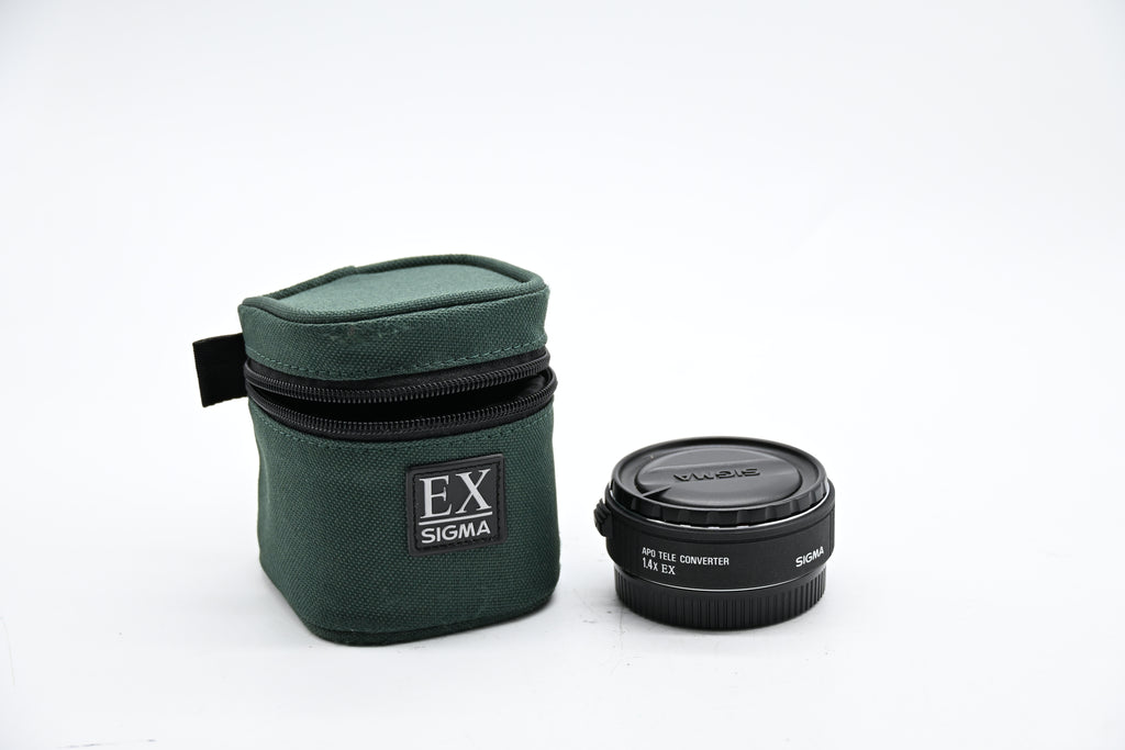 Sigma APO Teleconverter 1.4x EX, Canon W/caps & Pouch SN: 2003016 (Second Hand)