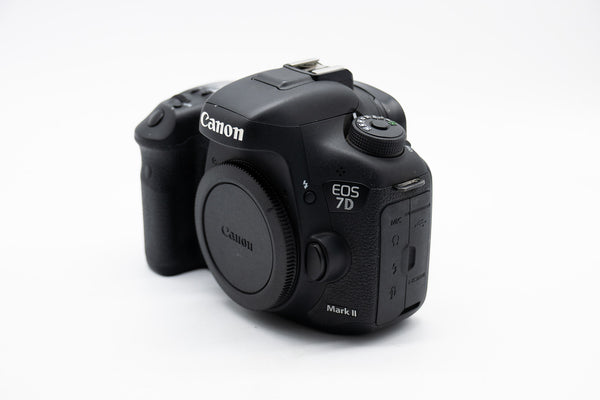 Pre Owned Canon 7D MKII Body Only SN: 046021000900