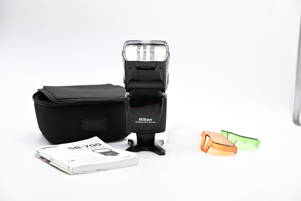 Nikon SB-700 Speedlite W/Case SN: 2999815(Second Hand)