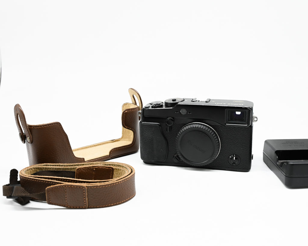 Fuji X-Pro 1 Digital Mirrorless Camera w/Battery Leather Case & Strap 21M05744 (Second Hand)