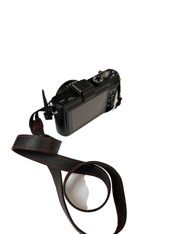 Pre Owned Leica D Lux 5 Digital Compact W/ Battery & Charger SN: 4036764