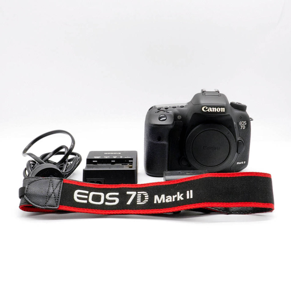 Pre-Owned Canon 7D MKII (125022000369) w/Strap & Charger