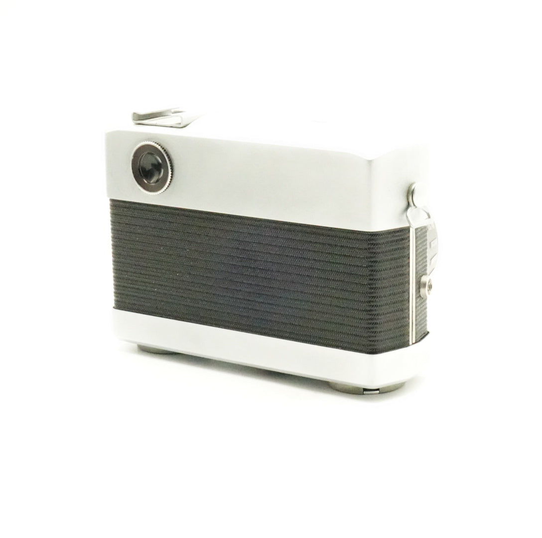Pre-Owned Carl Zeiss Jena Werramatic Camera w/Hood Caps & Pouch ...
