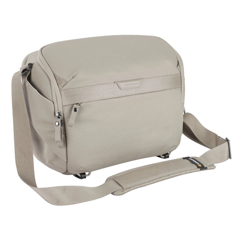 Vanguard VEO Metro S9L Shoulder Bag - Cream