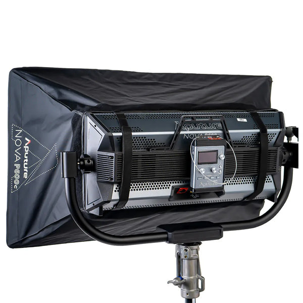 Aputure Nova P600C Softbox with Grid