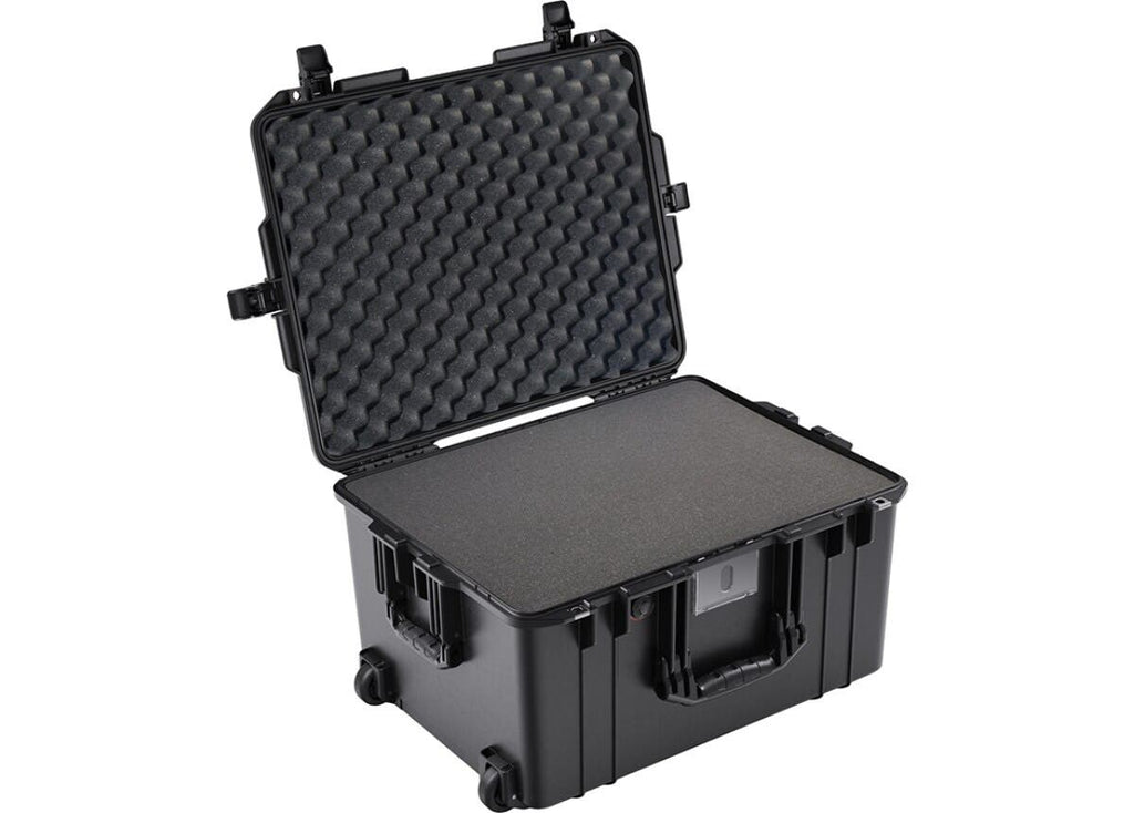 Pelican 1607 Case with Foam (Black)